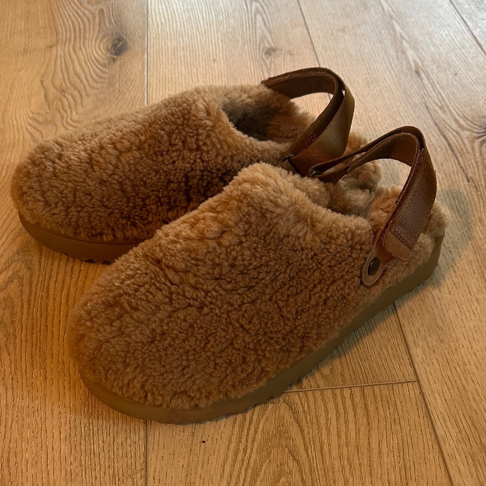 Cozy Brown Women’s Clogs